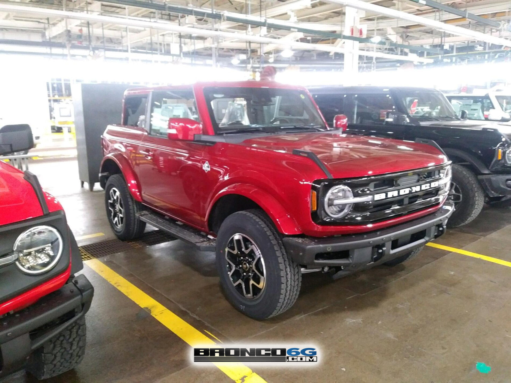 Ford Bronco 15+ Bronco builds from the factory ??♨️ 11 - 2021 Bronco Outer Banks Rapid Red 2