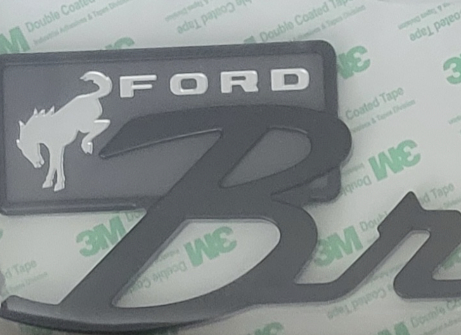 Ford Bronco AR | BRONCO CLASSIC DNA Fender Badge 1439A665-F6AA-4D56-9722-A8CF03ABD405