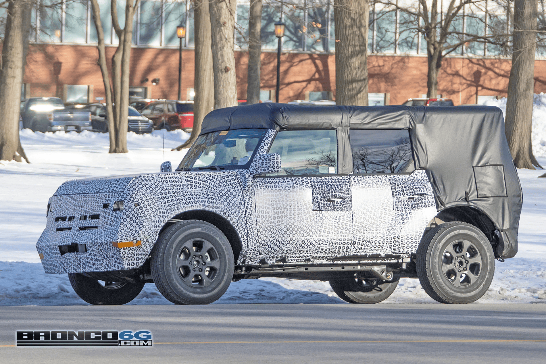 Ford Bronco Newly Spied: 2021 Bronco in Rugged Trim! 1580330525354