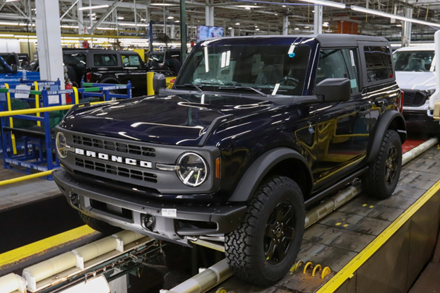 Ford Bronco Post Your Bronco Production Line Pics! (From Ford Emails Starting Today) 1634592232132