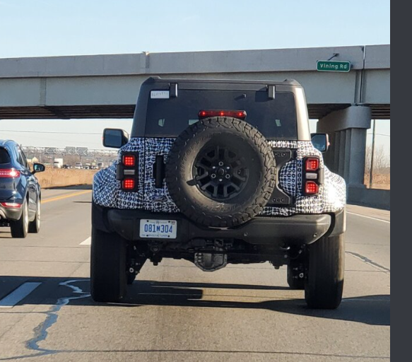 Ford Bronco Bronco Raptor spotted in Detroit with clear look at fender gills 1639775106291