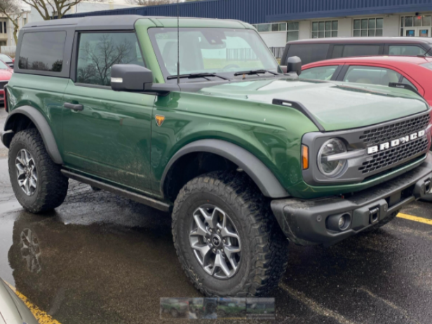 Ford Bronco Photo request, 2 door big bend non sasquatch - hope this helps me pick a color? 1641390839649