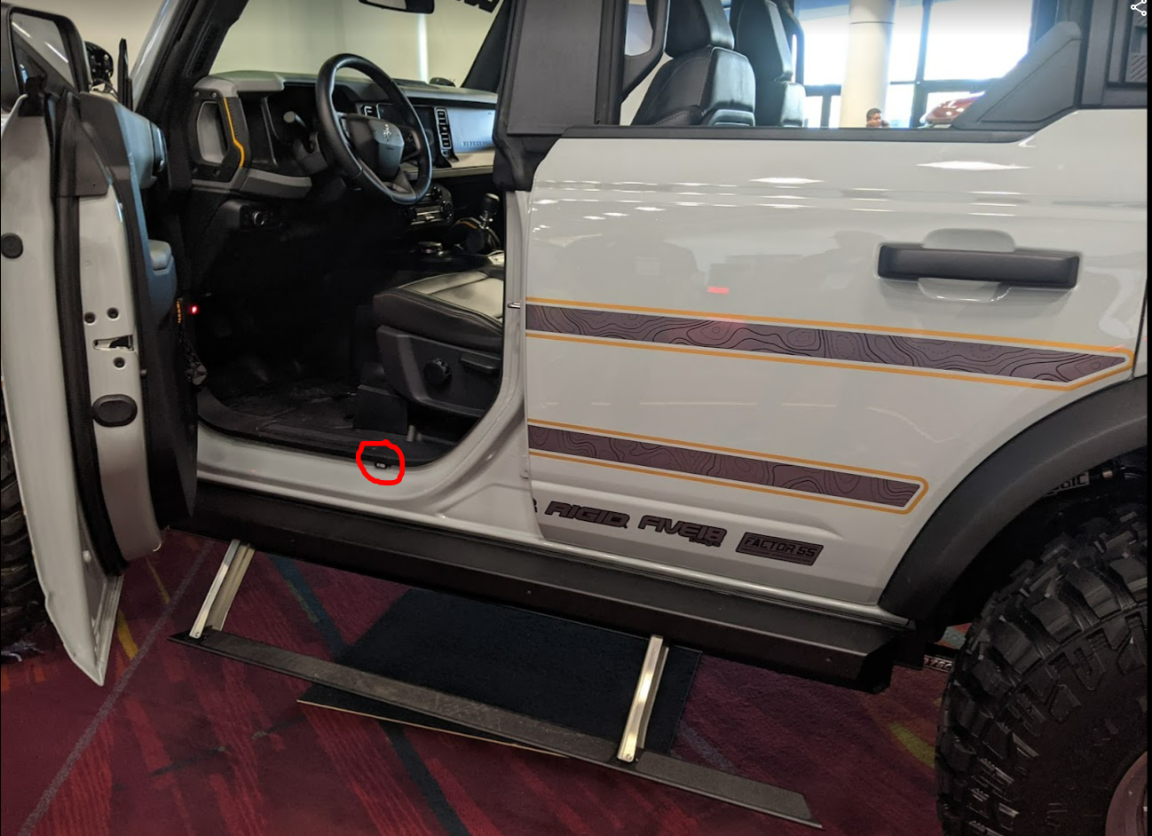 Ford Bronco Electric Side Steps installed 1643233182260