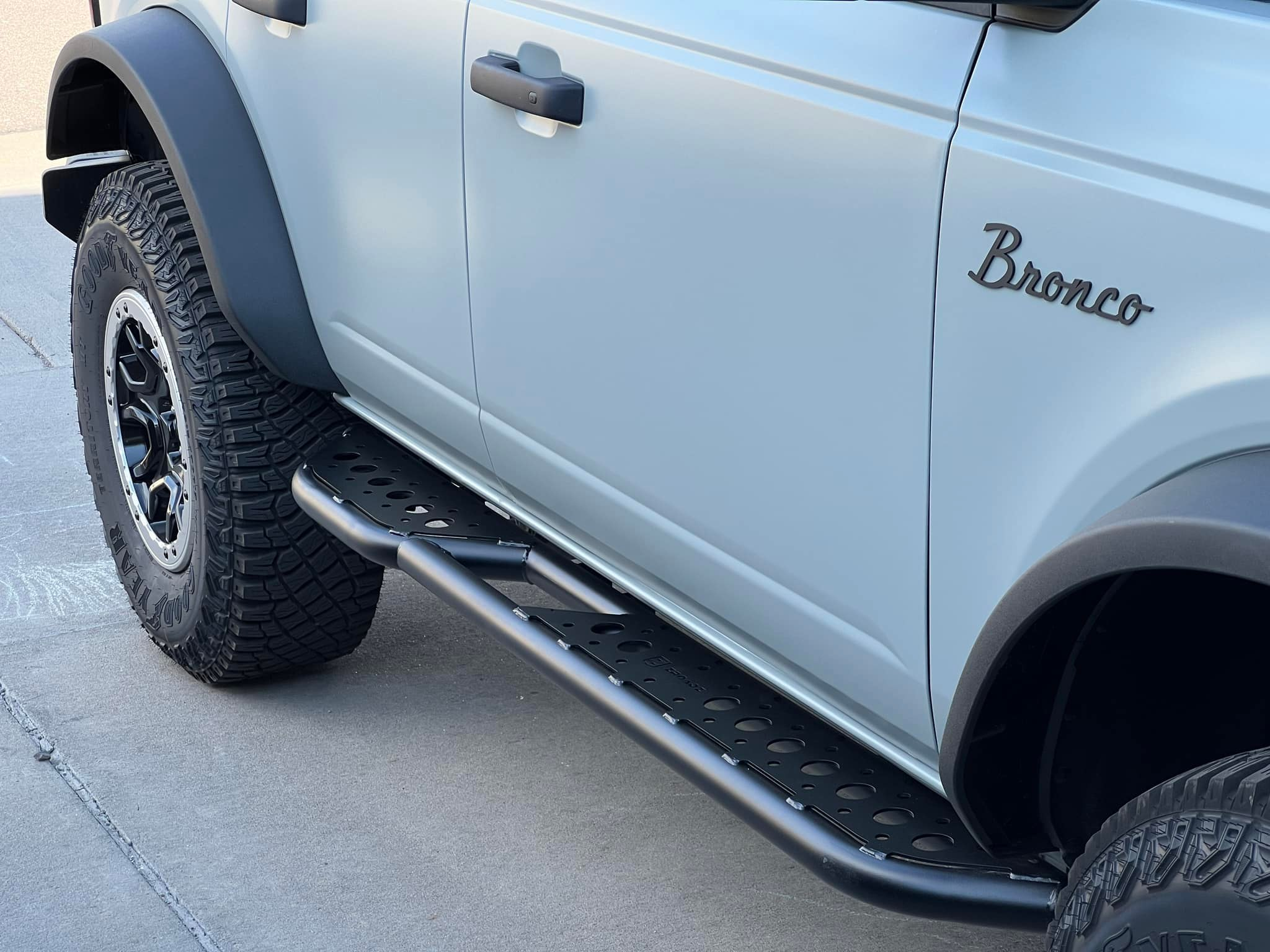 Ford Bronco Loving the new ZROADZ slider steps. 1650941215653
