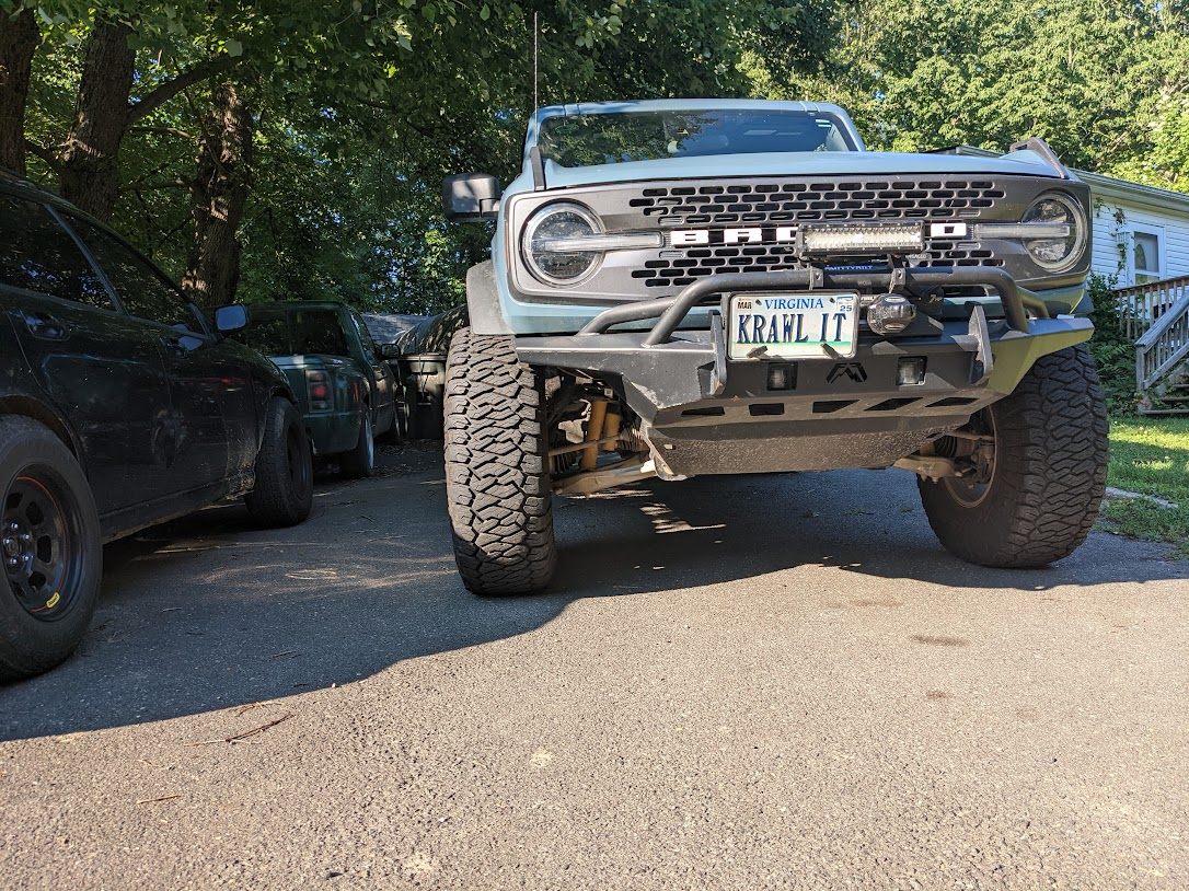 Ford Bronco A couple of additions: FabFours stubby bumper and Warn EVO 10s winch 1656550805649