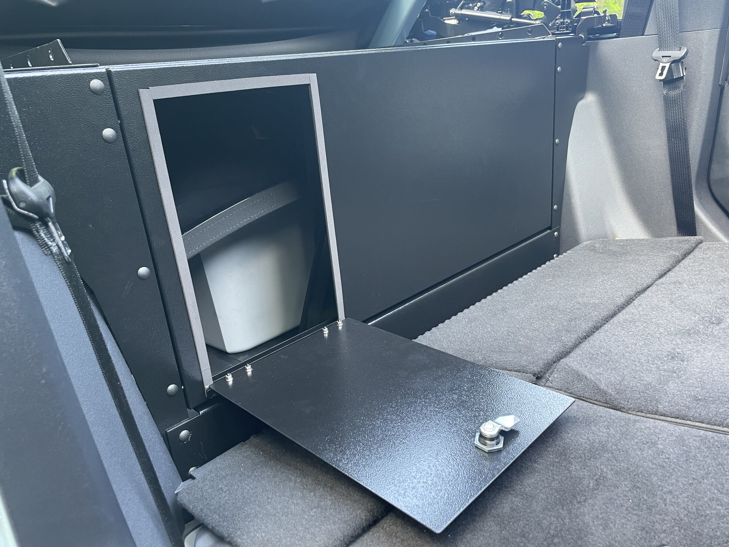 Ford Bronco Lockable storage with passthrough?  Anyone? 1657855513030