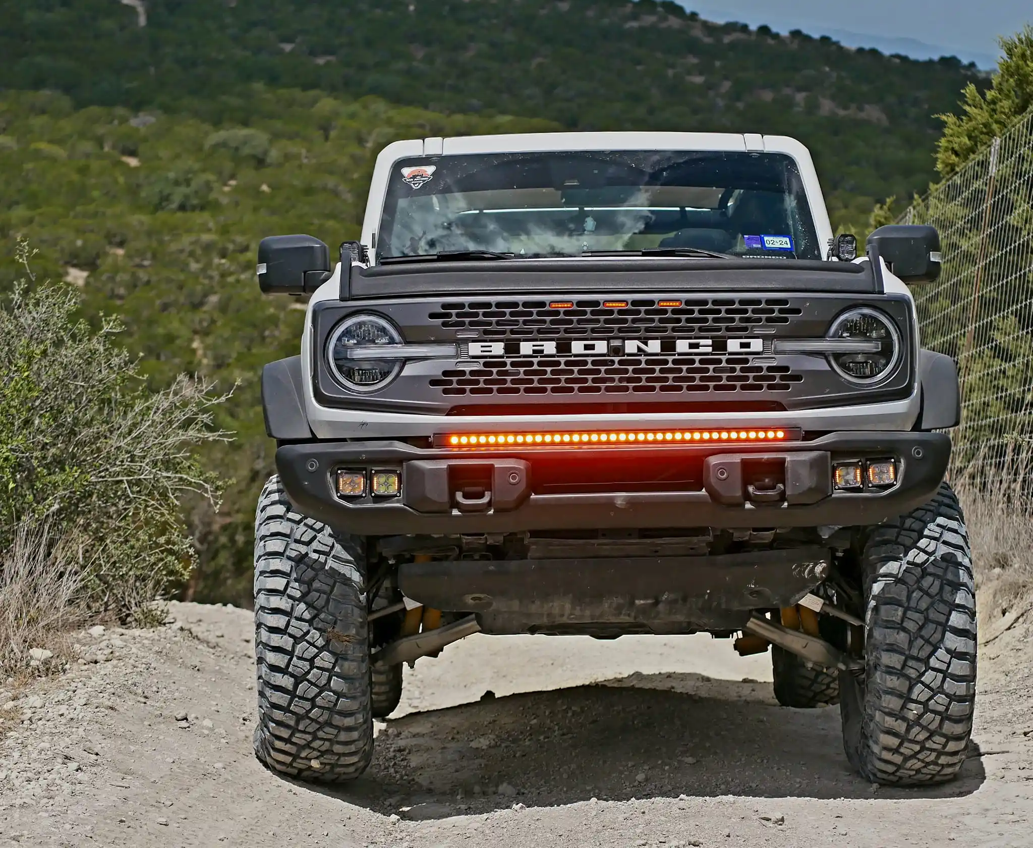Ford Bronco Who actually wheels with their lifted bronco on 37s? 1664987753324