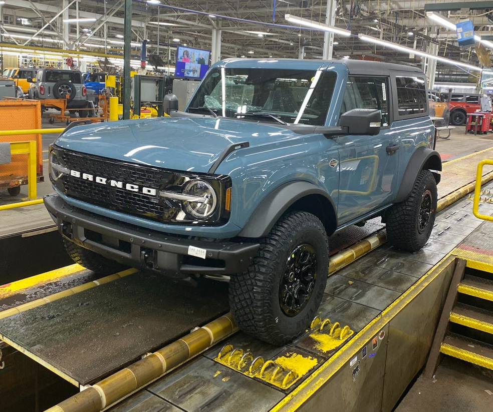 Ford Bronco Then & Now: show your assembly line Bronco and current Bronco picture 1672928792507