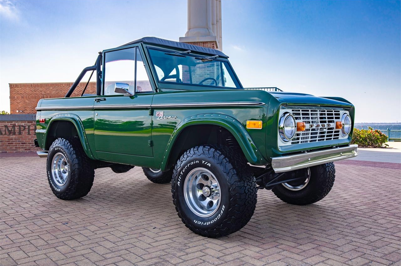 Ford Bronco What colors do you wish to see for the Bronco in the future? 1971 Mallard Green Bronco (3)