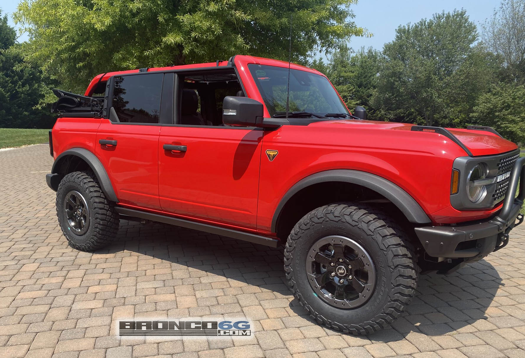Ford Bronco BFG KM3 M/T Tires (285/75/17) Fitted on 2021 Bronco Badlands 2021 Bronco Badlands on 285:75:17 BFG M:T tires 1