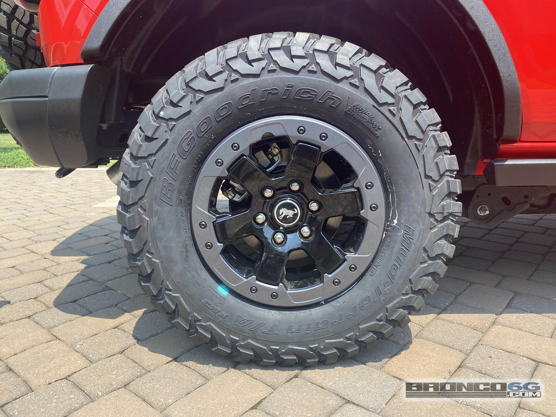 Ford Bronco BFG KM3 M/T Tires (285/75/17) Fitted on 2021 Bronco Badlands 2021 Bronco Badlands on 285:75:17 BFG M:T tires 3