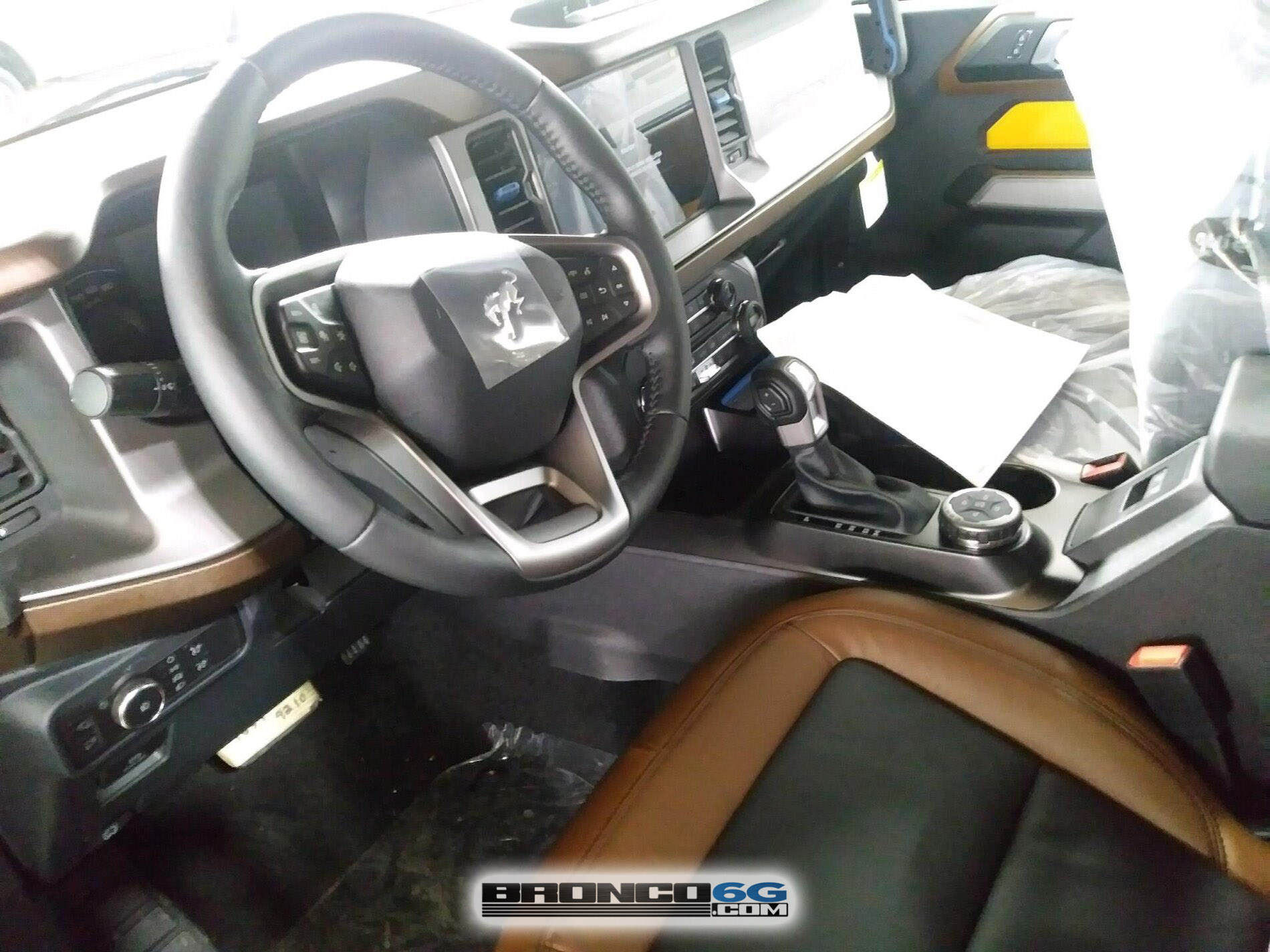 2021 Bronco Outer Banks Interior Leather Seats 2.jpg