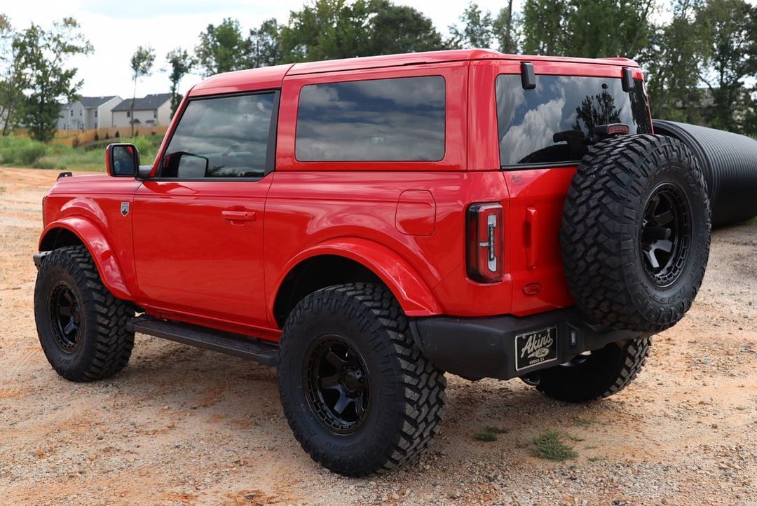 2021 Bronco Race Red Color Matched Painted Roof Painted Fender Flares Gloss Black Grille 9.jpg