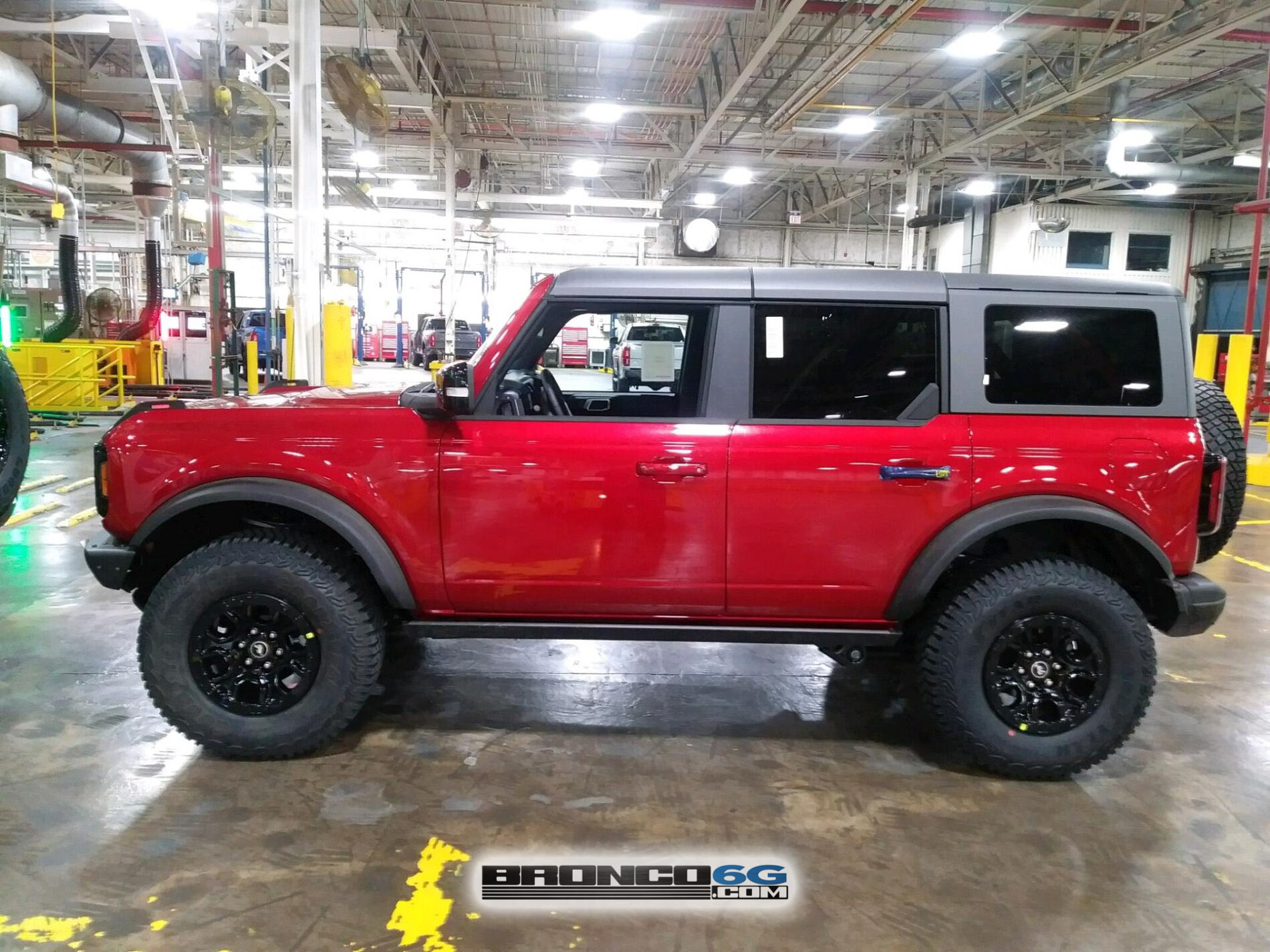 Ford Bronco #986 Rapid Red First Edition gets its graphics + Sound Deadening Headliner + MIC close-ups ??? 2021 Bronco Sound Deadening Headliner Rapid Red First Edition + MIC 1