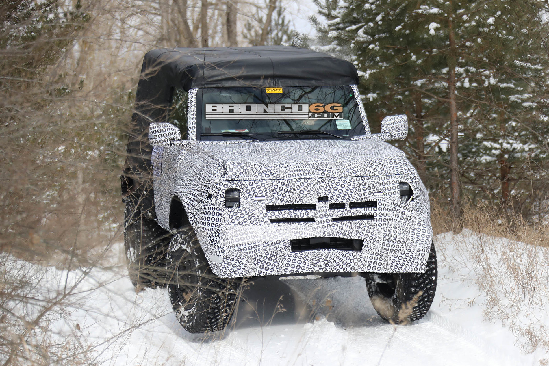 Ford Bronco 2-Door 2021 Bronco Prototype Makes Grand First Appearance, Bombing Through Snow and Catching Air! 2021-Bronco_2door_OffRoad_005