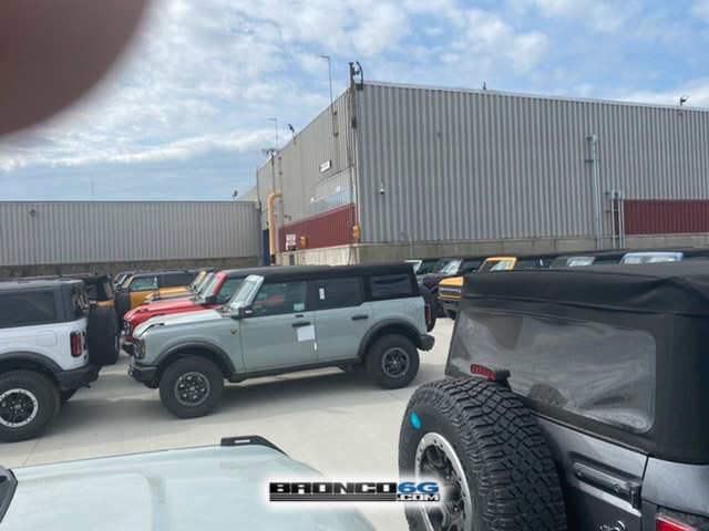 Ford Bronco Pics of 2021 Broncos in MAP holding yard area. Any requests for pictures? 2021 Broncos holding area MAP plant factory 4