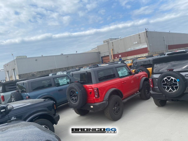 Ford Bronco Pics of 2021 Broncos in MAP holding yard area. Any requests for pictures? 2021 Broncos holding area MAP plant factory 5