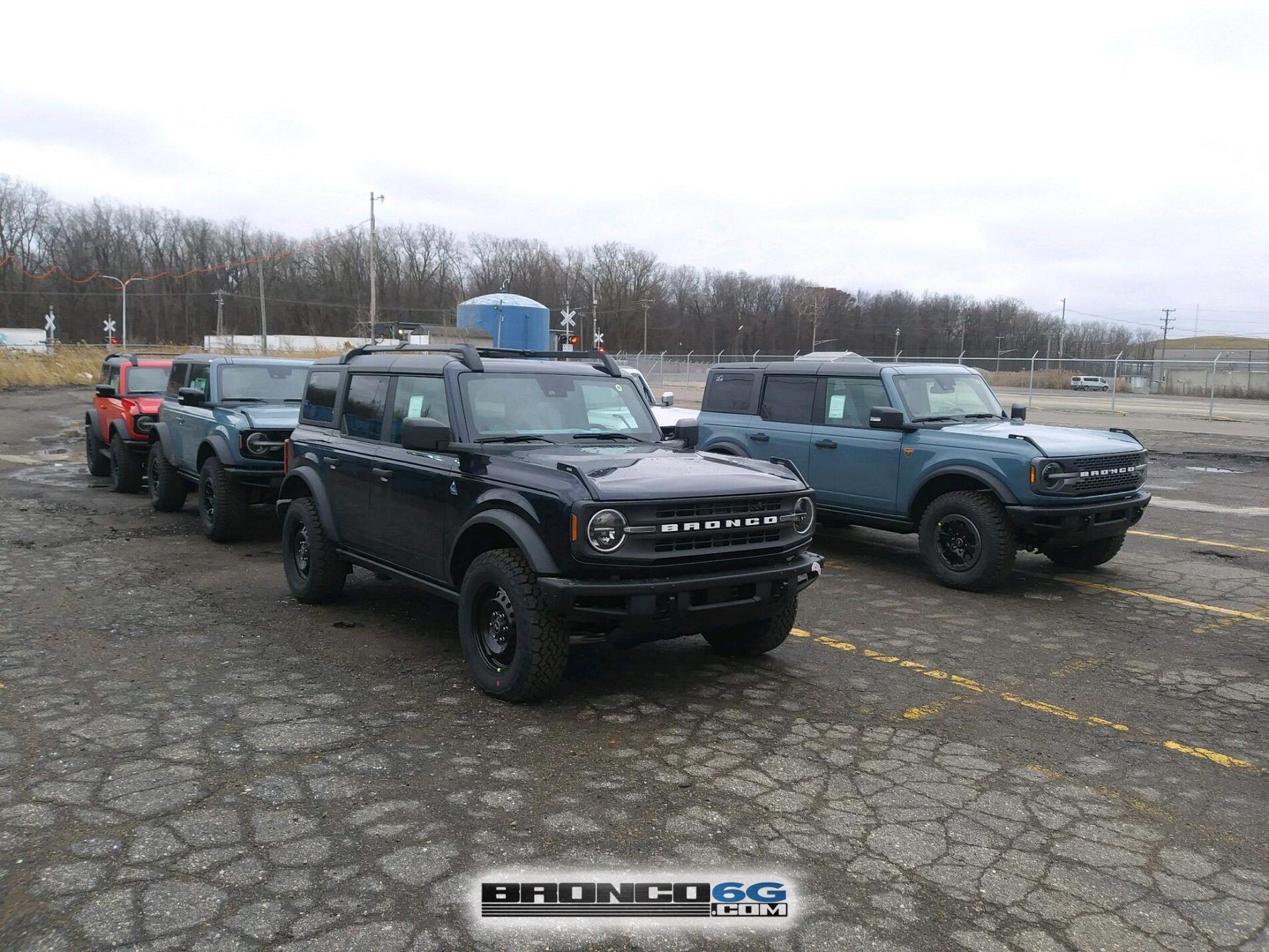 Ford Bronco Broncos in the Shipping Yard!  ⛽?? 2021 Broncos shipping yard 2