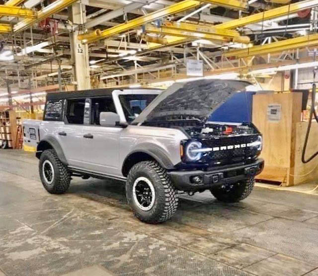 2021 Ford Bronco 4 Door Factory Brightened.jpg