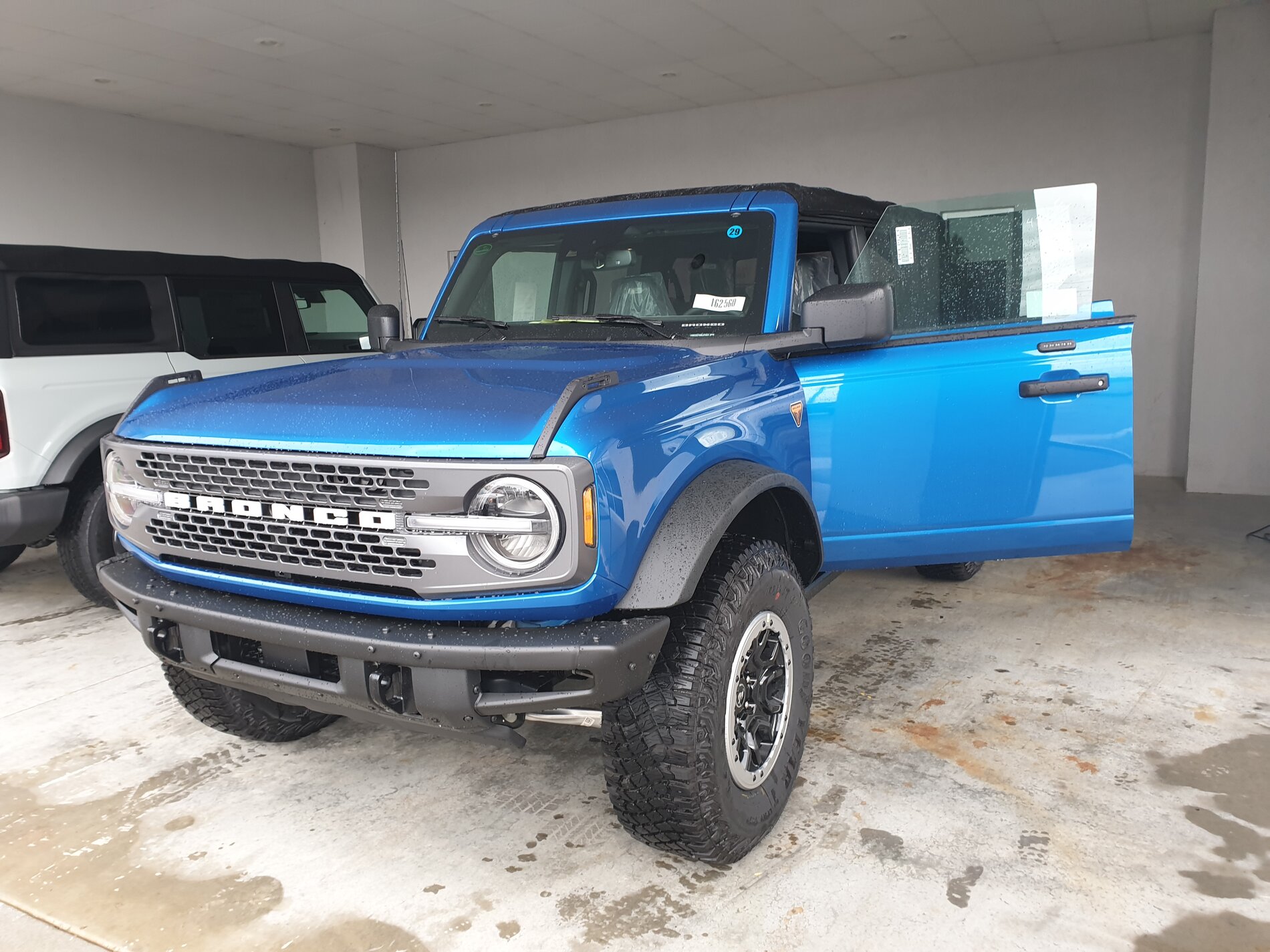 Ford Bronco First 24 hrs in my Badlands Sasquatch 4dr 2.7L Velocity Blue Soft Top (w/ Rear Cargo Enclosure review) 20210719_175639