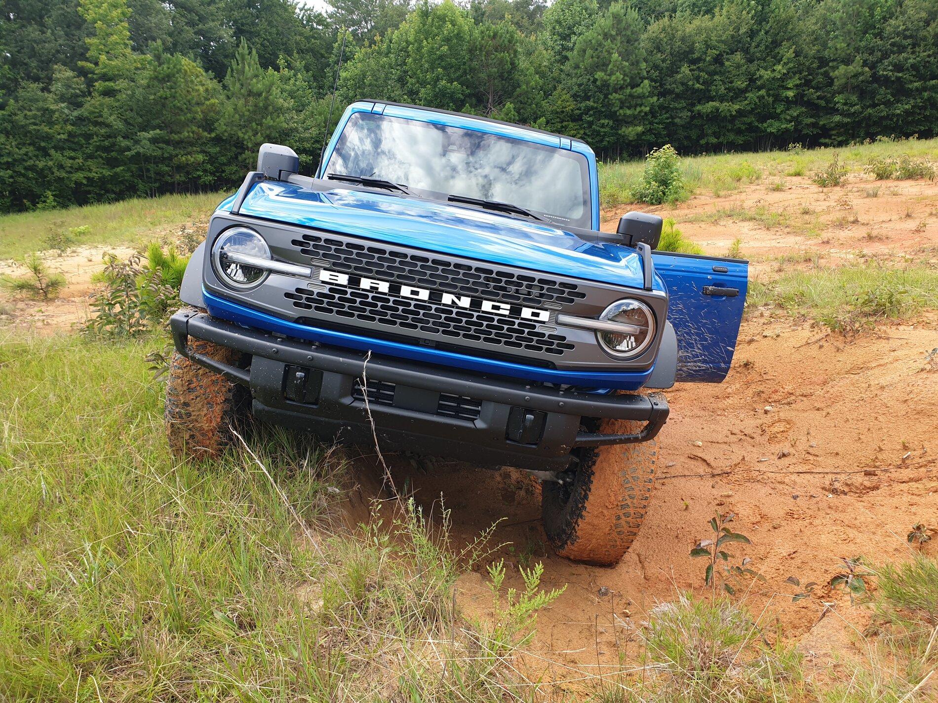Ford Bronco VELOCITY BLUE Bronco Club 20210721_160808
