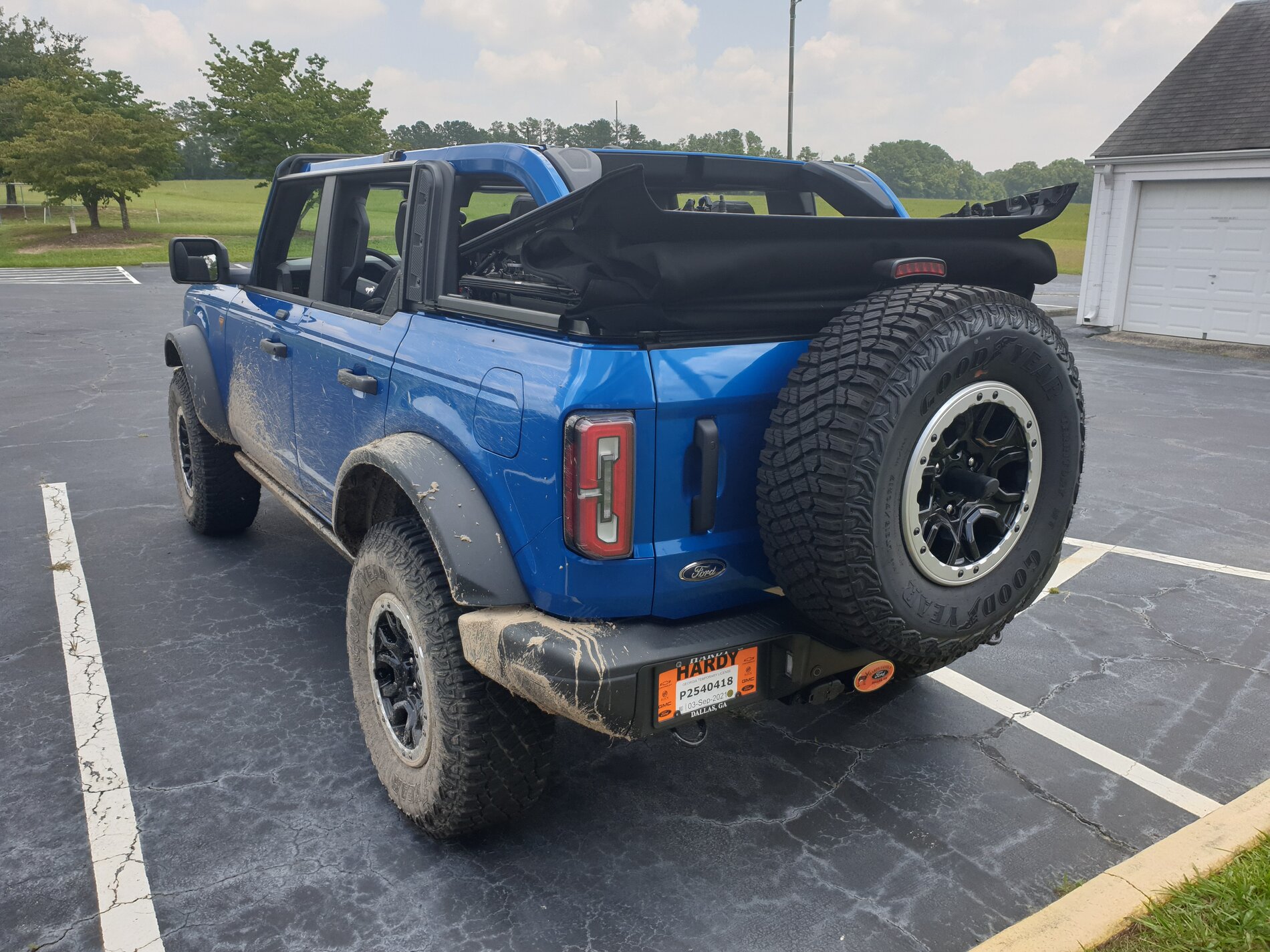 Ford Bronco First 24 hrs in my Badlands Sasquatch 4dr 2.7L Velocity Blue Soft Top (w/ Rear Cargo Enclosure review) 20210722_134724