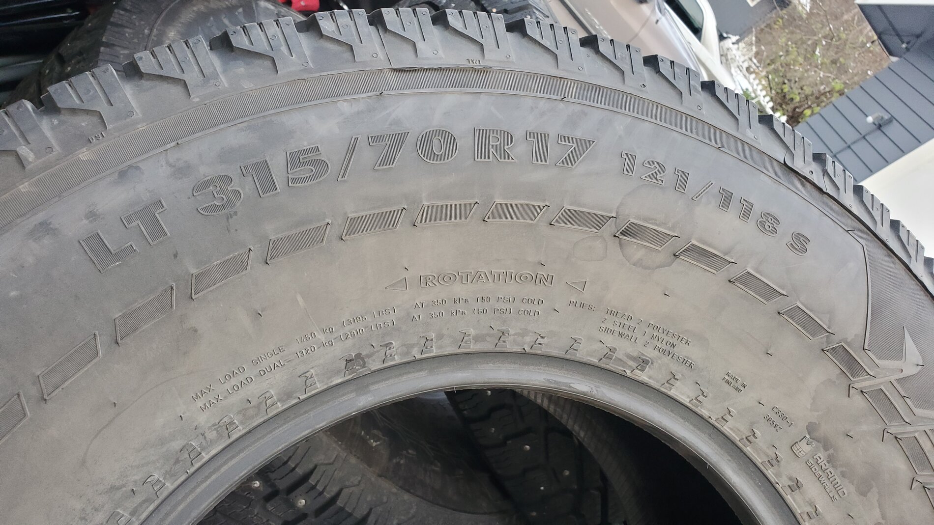 Ford Bronco Bought snow tires - Nokian Hakkapeliitta LT3 315/70R17 20210312_093149