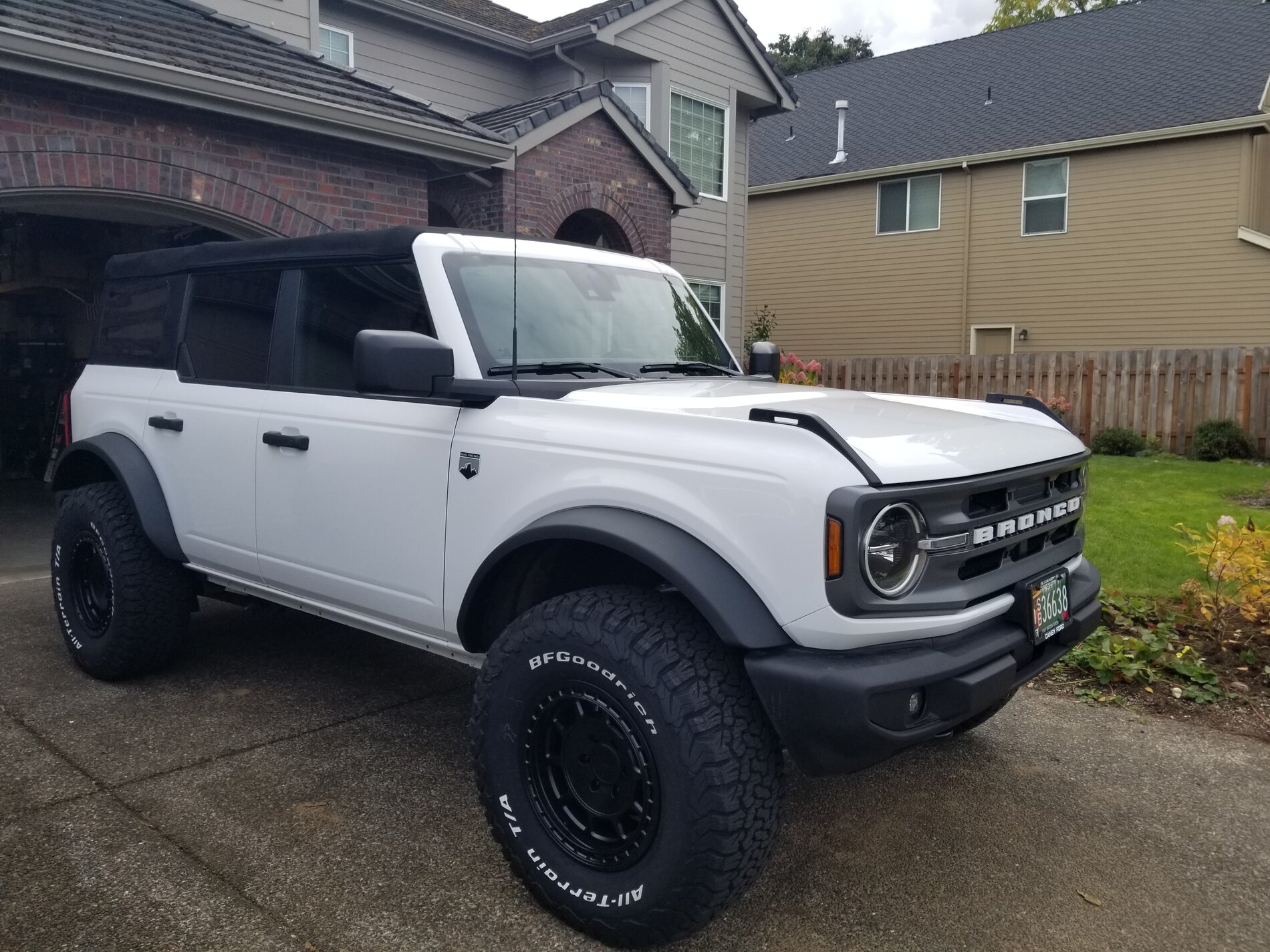 Ford Bronco Show us your installed wheel / tire upgrades here! (Pics) 2dlift4