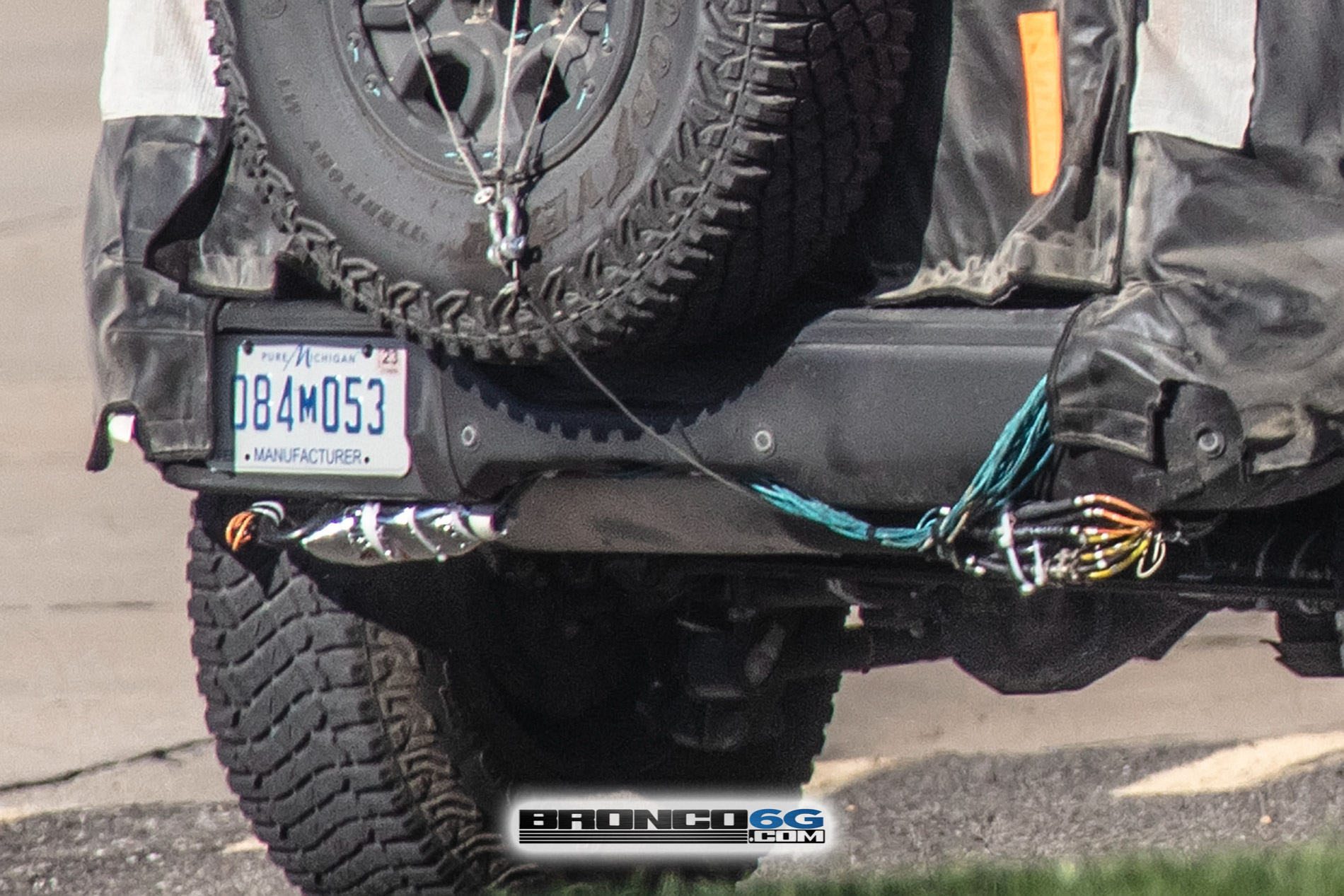 Ford Bronco 🕵🏻‍♂️ Spied! 2022 Bronco Everglades Showing Winch, Snorkel, Roof Rack 8C25739E-EDF5-4DBA-B3FF-A5AA06F9D6F3