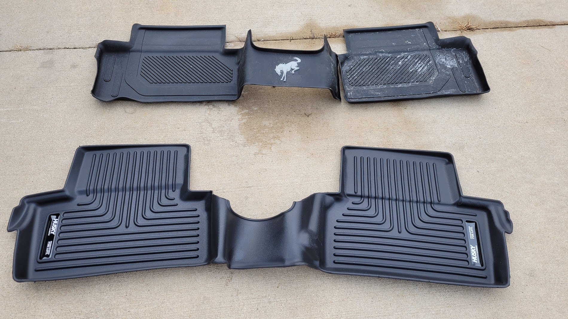 Ford Bronco Husky Floor Liners Mats vs Ford Factory Floor Liners - pics & review 20220116_154139