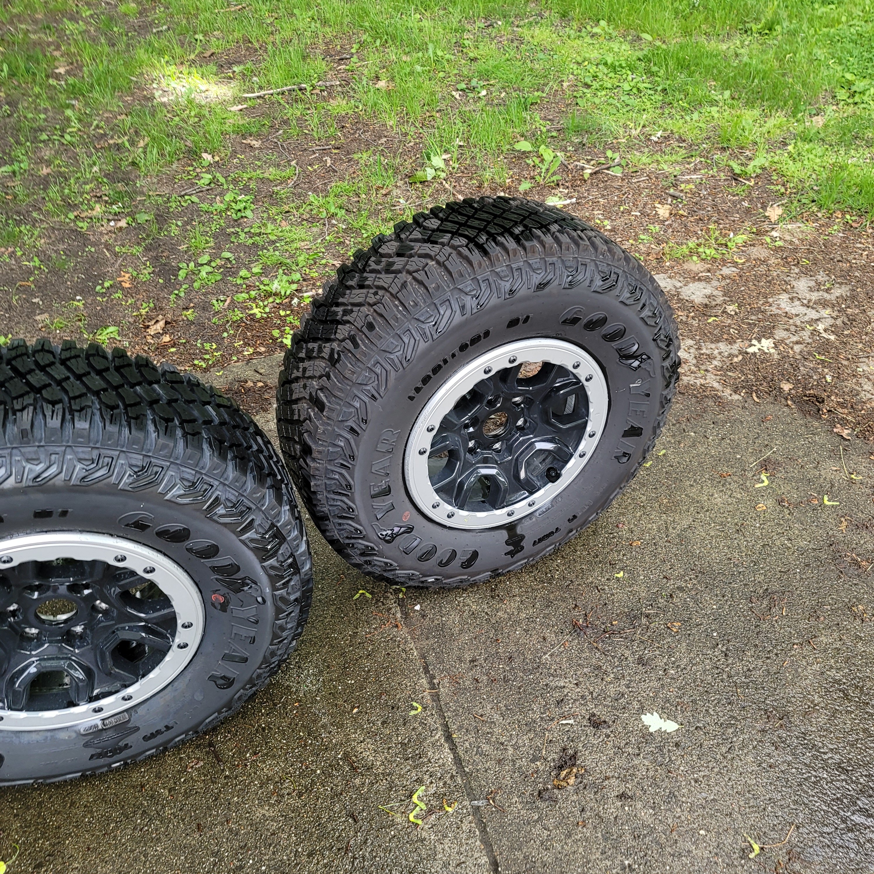 Ford Bronco (SOLD) Badlands 5 SAS Wheels, Tires, TPMS, and nuts 20220613_155912
