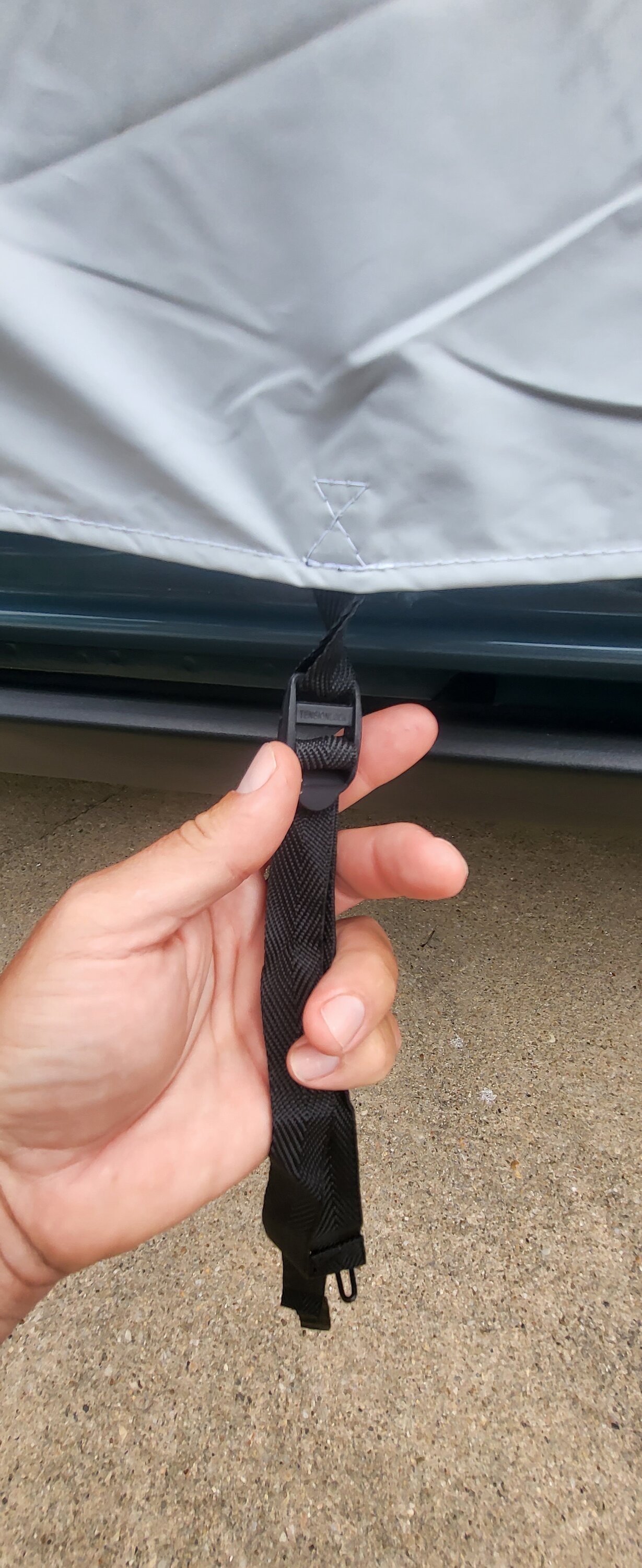 Ford Bronco FORD Cockpit Cover review(Spoiler its Useless) 20220703_095643