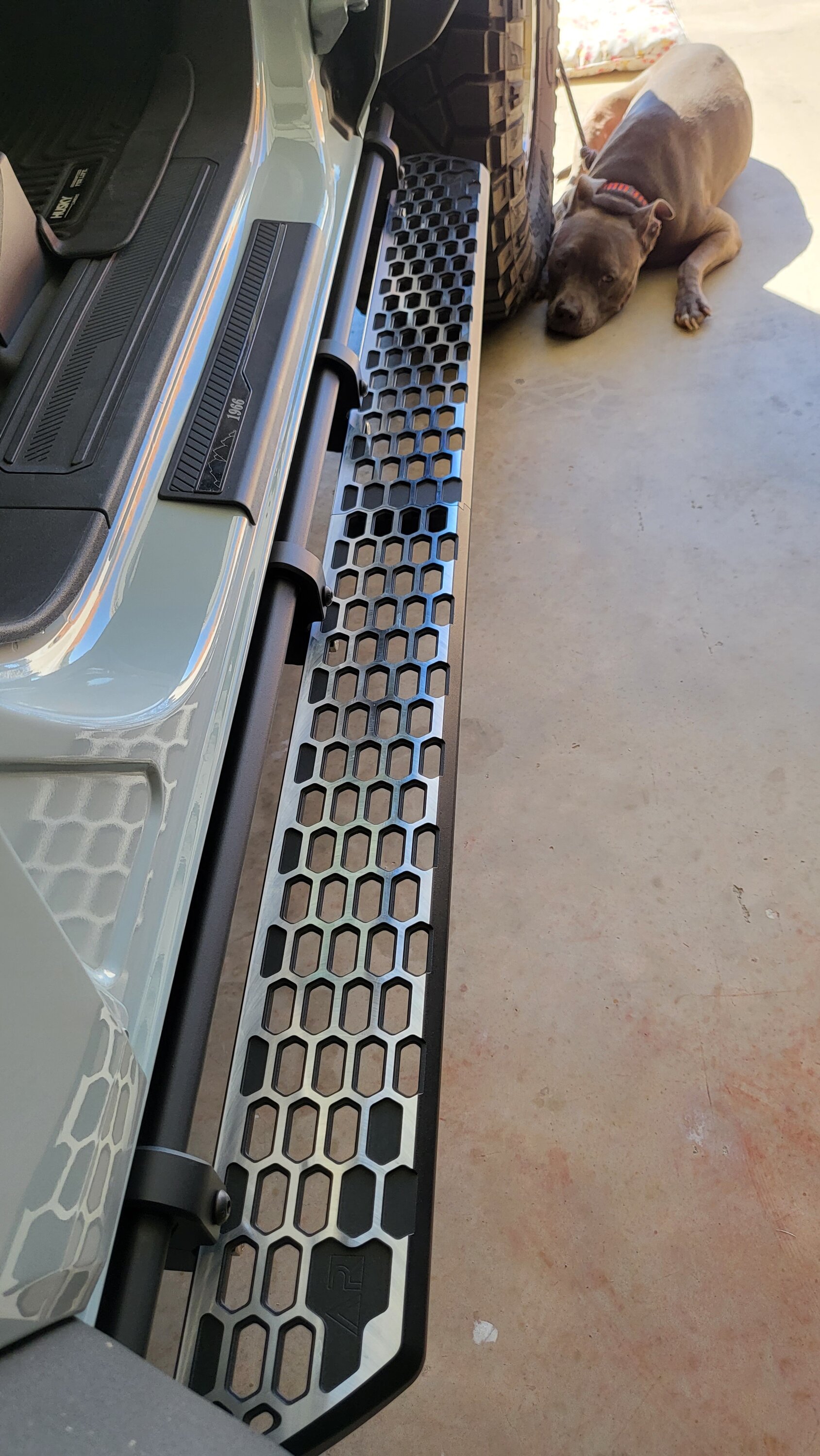 Ford Bronco AR | MAGNUM STIRRUP® Full Length Billet Aluminum Side Step for OEM Rock Rail - Bronco6G Exclusive Part 20221021_142055