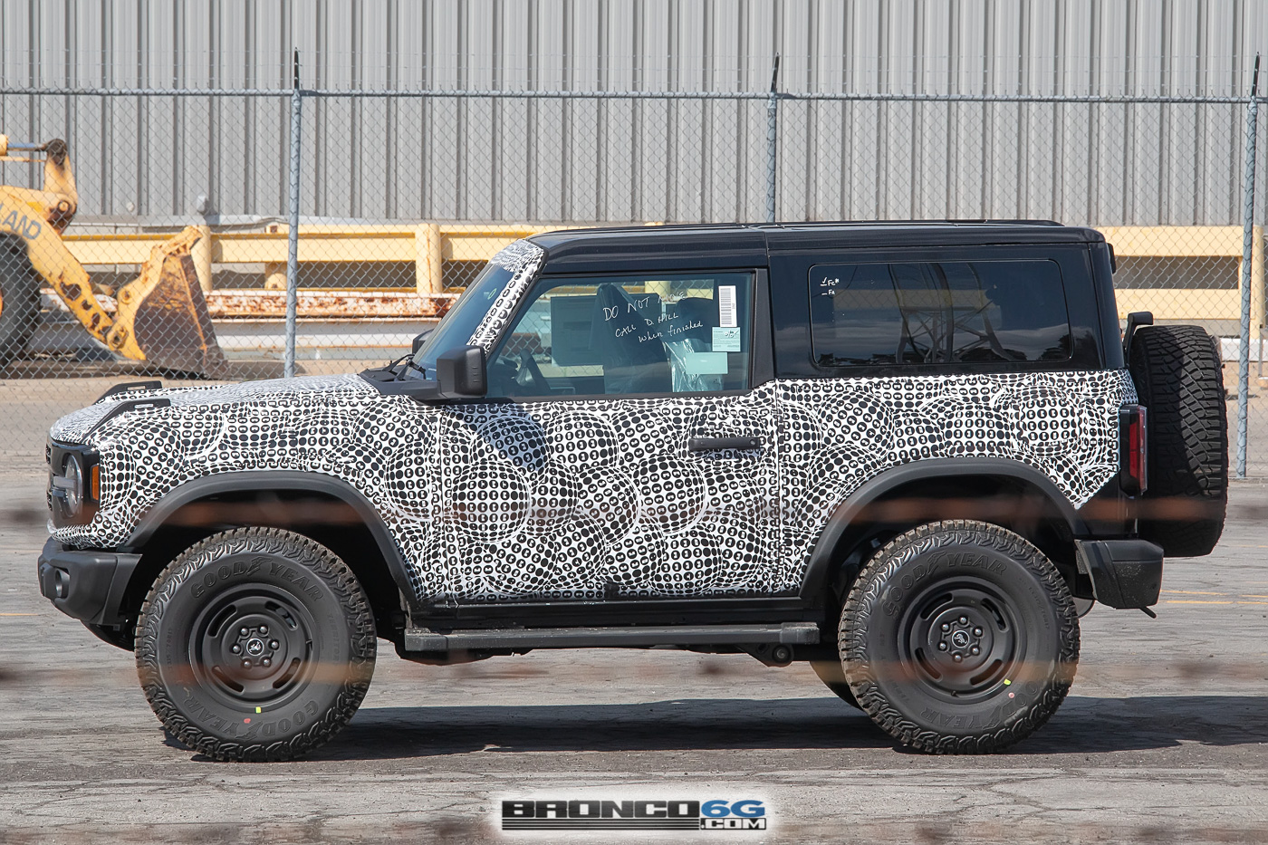 Ford Bronco Bronco Heritage Edition Spied Wearing MOD Top, Squared Flares, Retro Grille, Robins Egg Blue! 2023-bronco-heritage-edition-prototypes-23