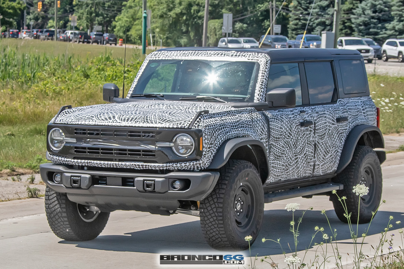 Ford Bronco Bronco Heritage Edition Spied Wearing MOD Top, Squared Flares, Retro Grille, Robins Egg Blue! ford-gt-gul
