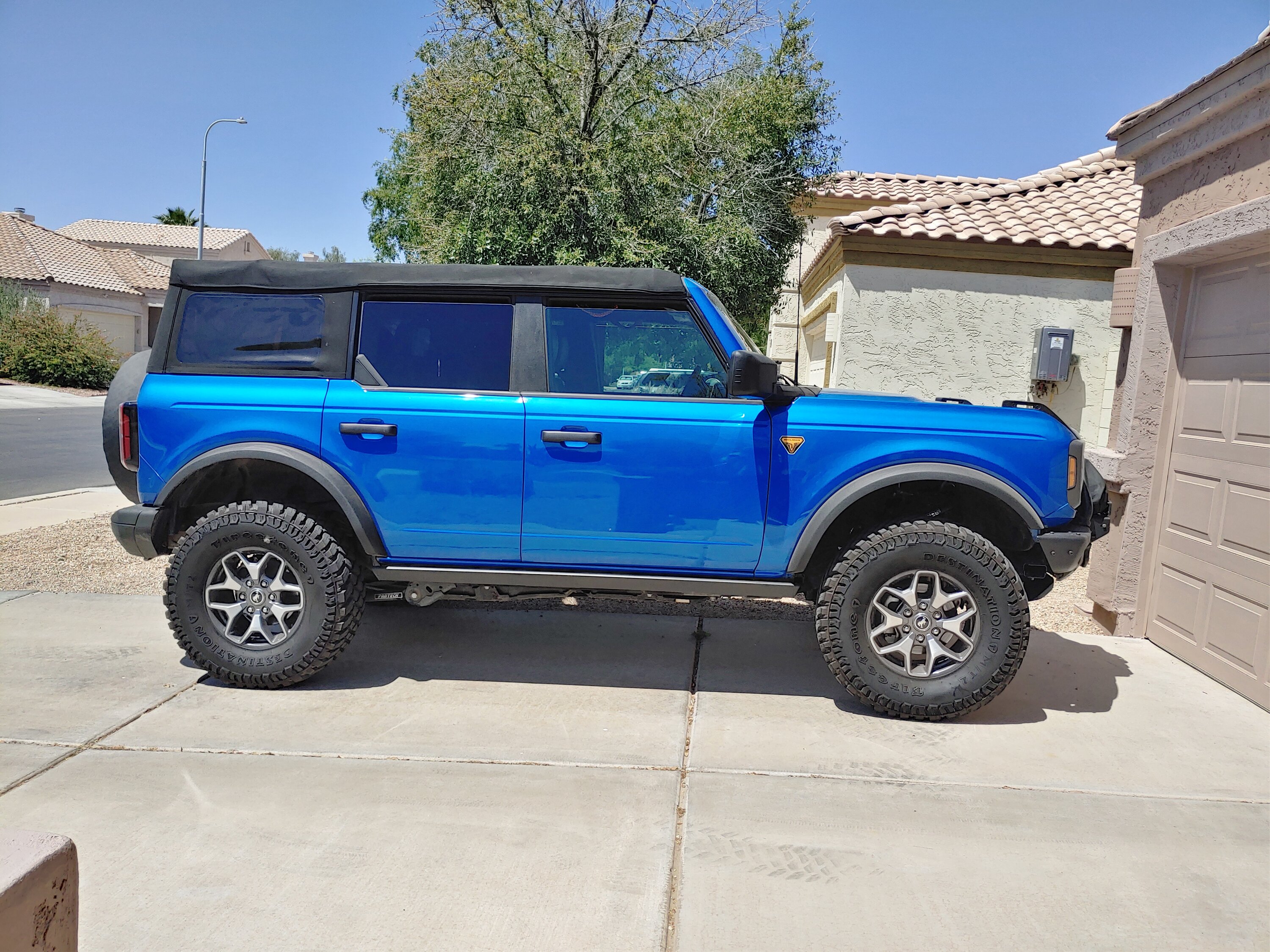 Ford Bronco VELOCITY BLUE Bronco Club 20230426_112040_HDR