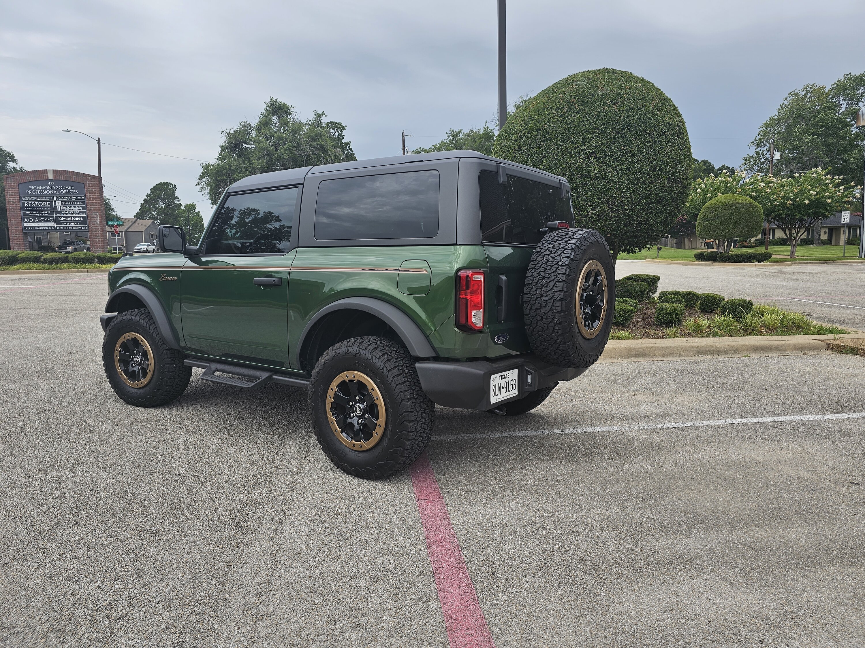 Ford Bronco Eruption Green and Bronze and I need to some help 20230716_115620