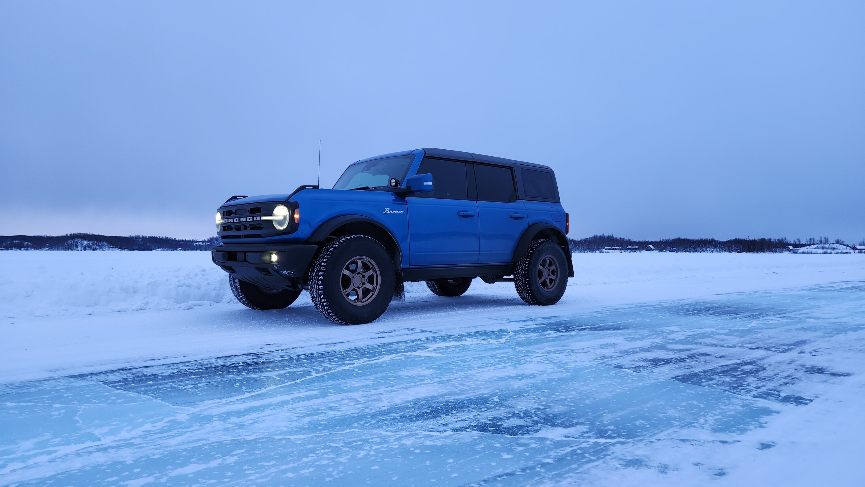 Ford Bronco Frozen Alaskan lake, 82 MPH, ice race track 20240106_153515