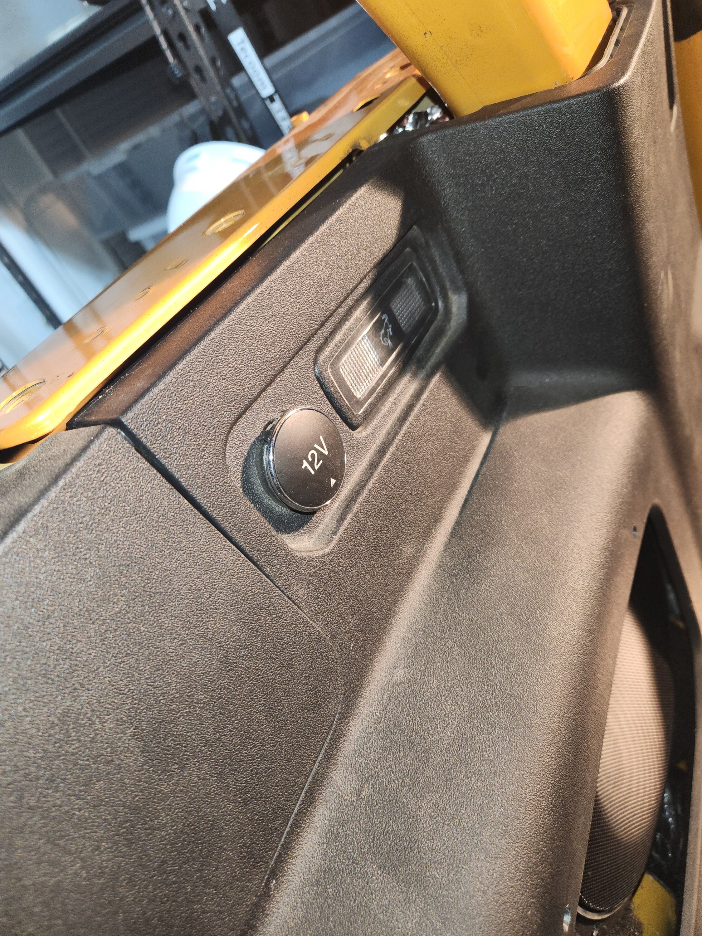 Ford Bronco Wife's B&O overhaul - m0bridge, speakers, stealthbox & more 20240130_193109