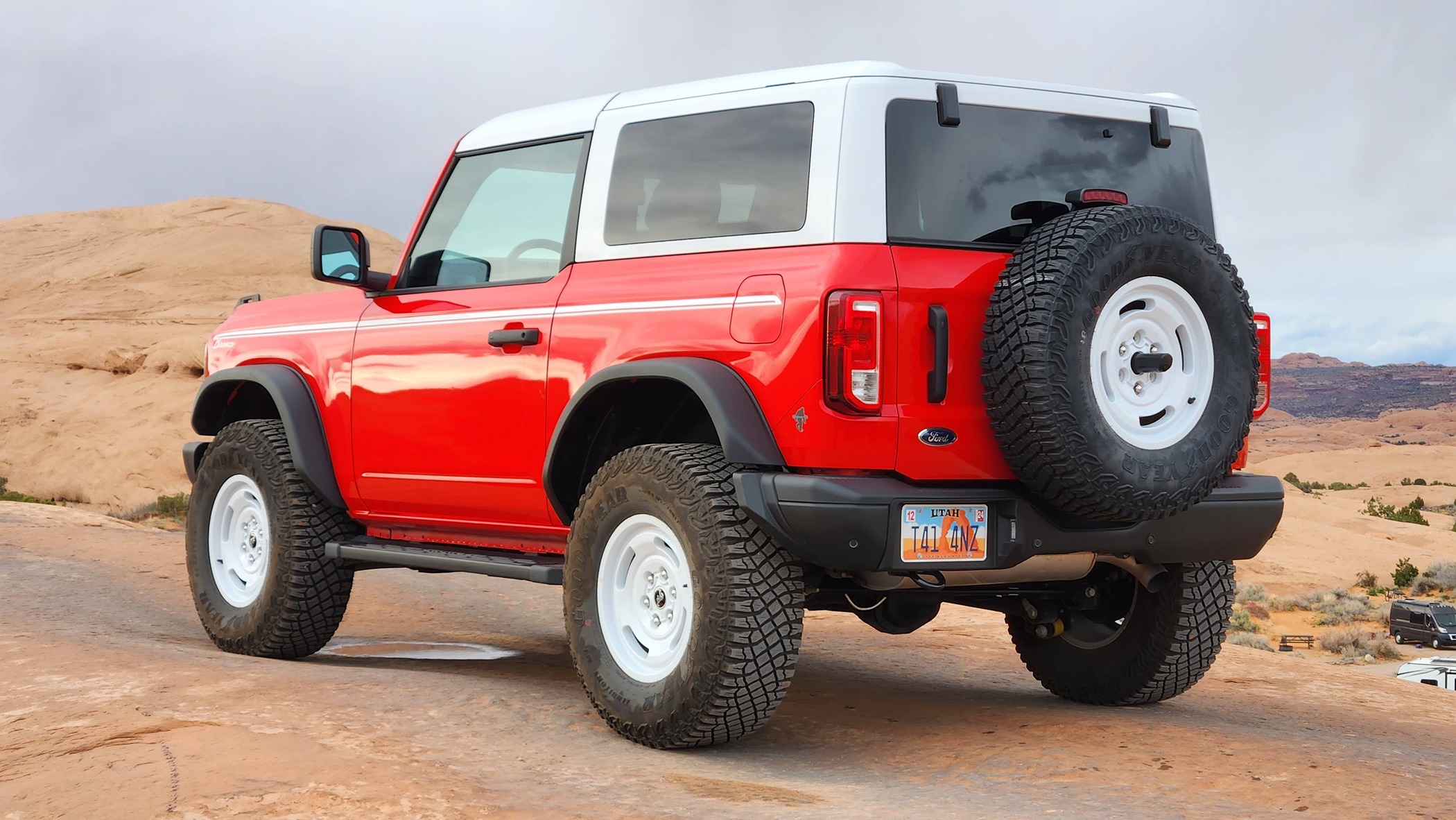 Ford Bronco '23 Race Red 2dr Heritage Edition 7spd - $48K 20240324_183055