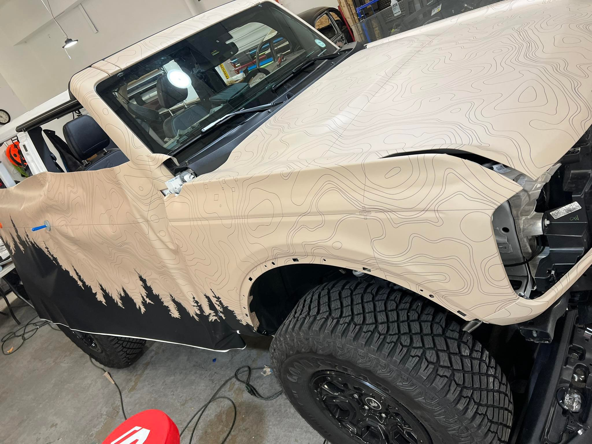 Ford Bronco Custom Graphics Full Vehicle Wrap. Door Jams! Roll Bar! Grill Letters! and More! 77170169-AD76-48D8-9394-FB84EBA967D6.JPG
