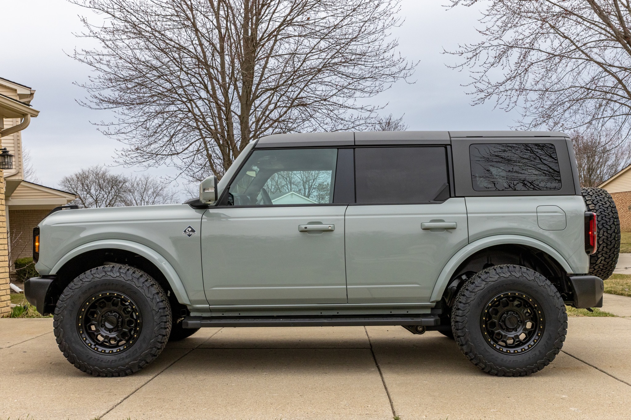 Ford Bronco Show us your installed wheel / tire upgrades here! (Pics) New Shoes 2_FB