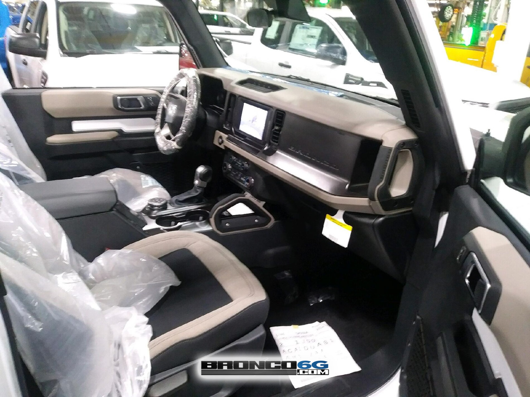 Ford Bronco 15+ Bronco builds from the factory ??♨️ 4 - 2021 Bronco Big Bend Oxford White 6 Interior