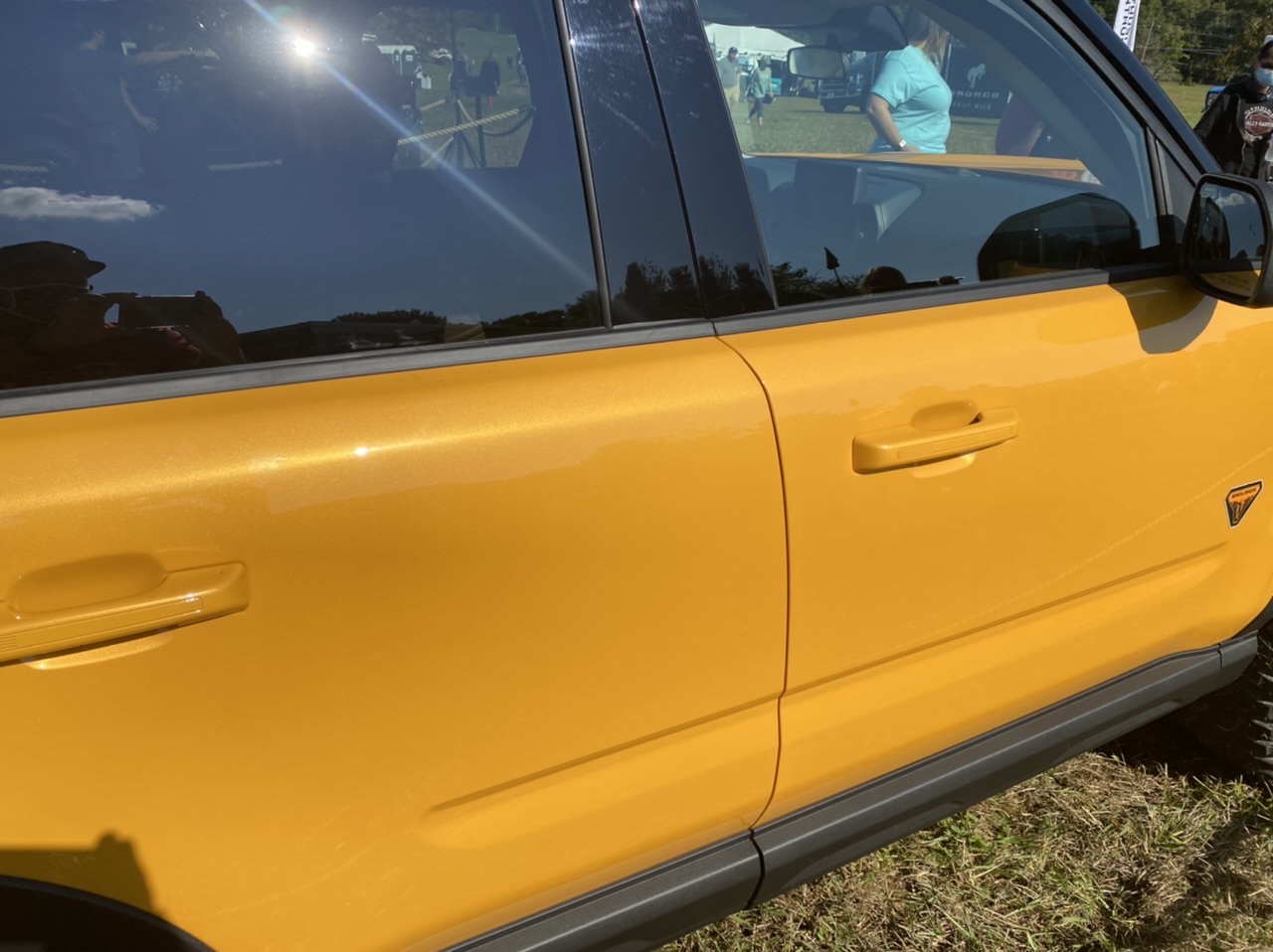 Ford Bronco 2021 Bronco Colors Samples Comparison – Cloudy vs Sunny (Including LIGHTNING BLUE) 453CFF75-B052-407E-801F-216B6C897C47