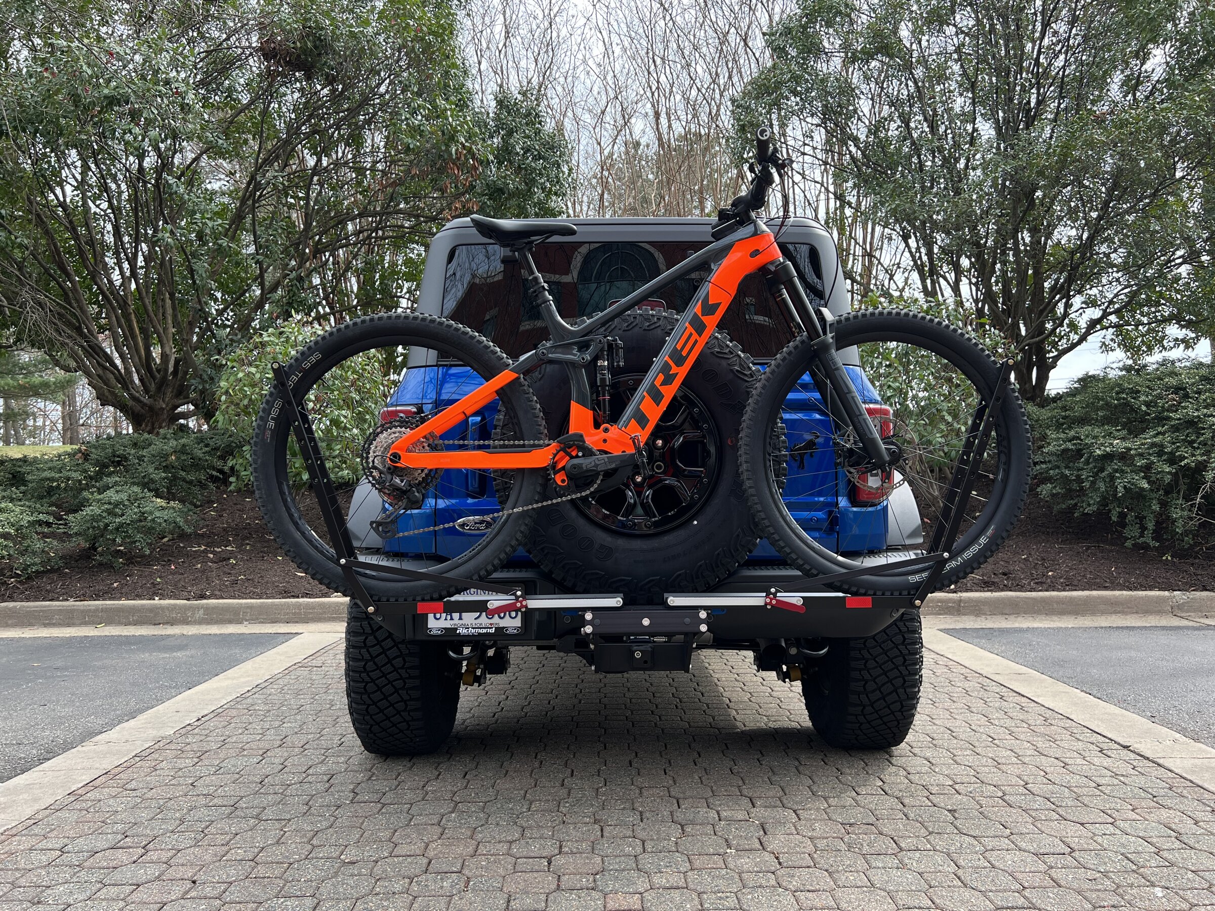 FE tow hitch & 1Up bicycle rack w/ extension (Blue & Orange) | Bronco6G -  2021+ Ford Bronco & Bronco Raptor Forum, News, Blog & Owners Community