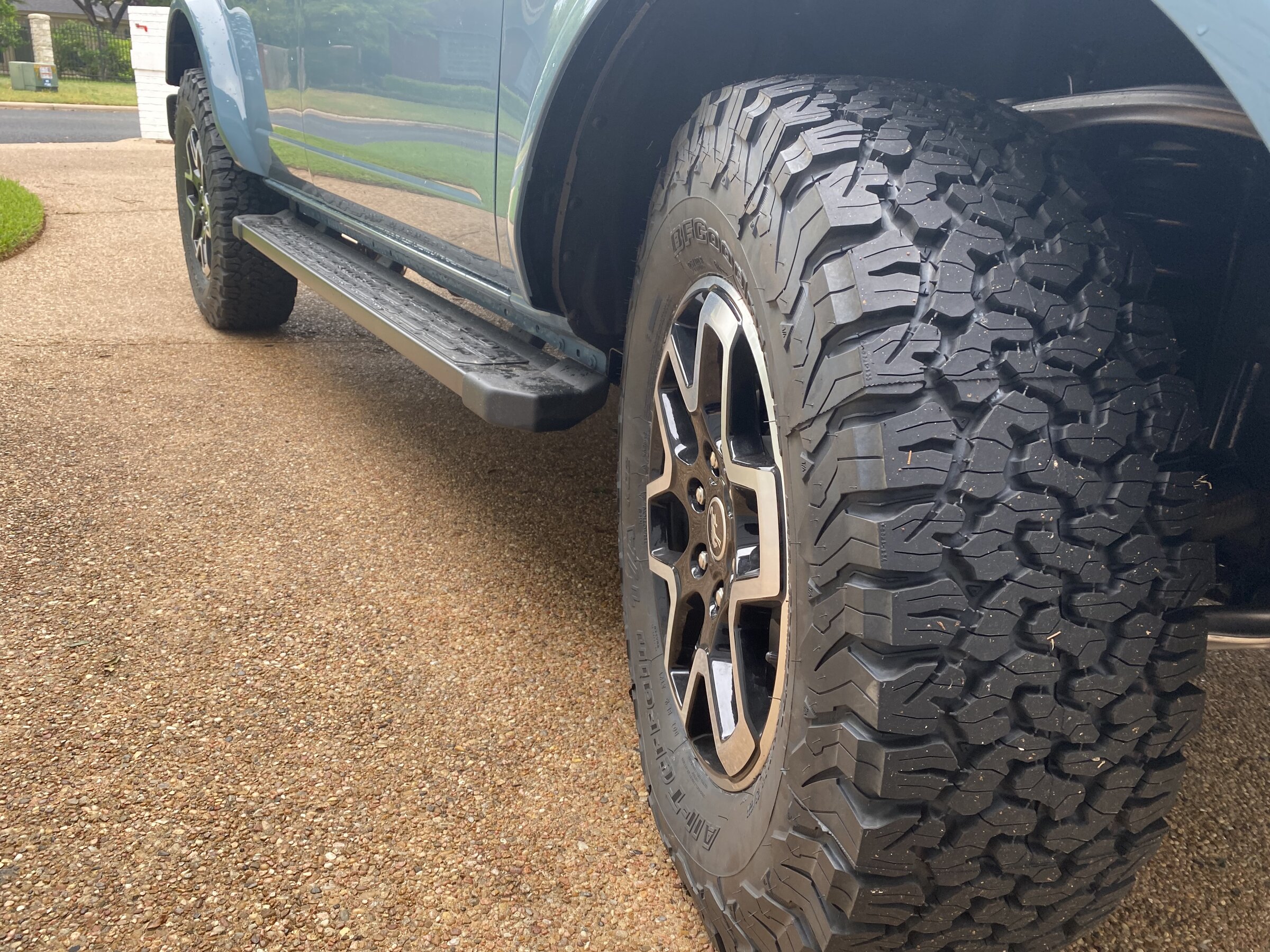 Ford Bronco Outer Banks weld wheels 18” tires 275 70 18 6121CC08-1C50-403E-BA60-85A5B01985CC