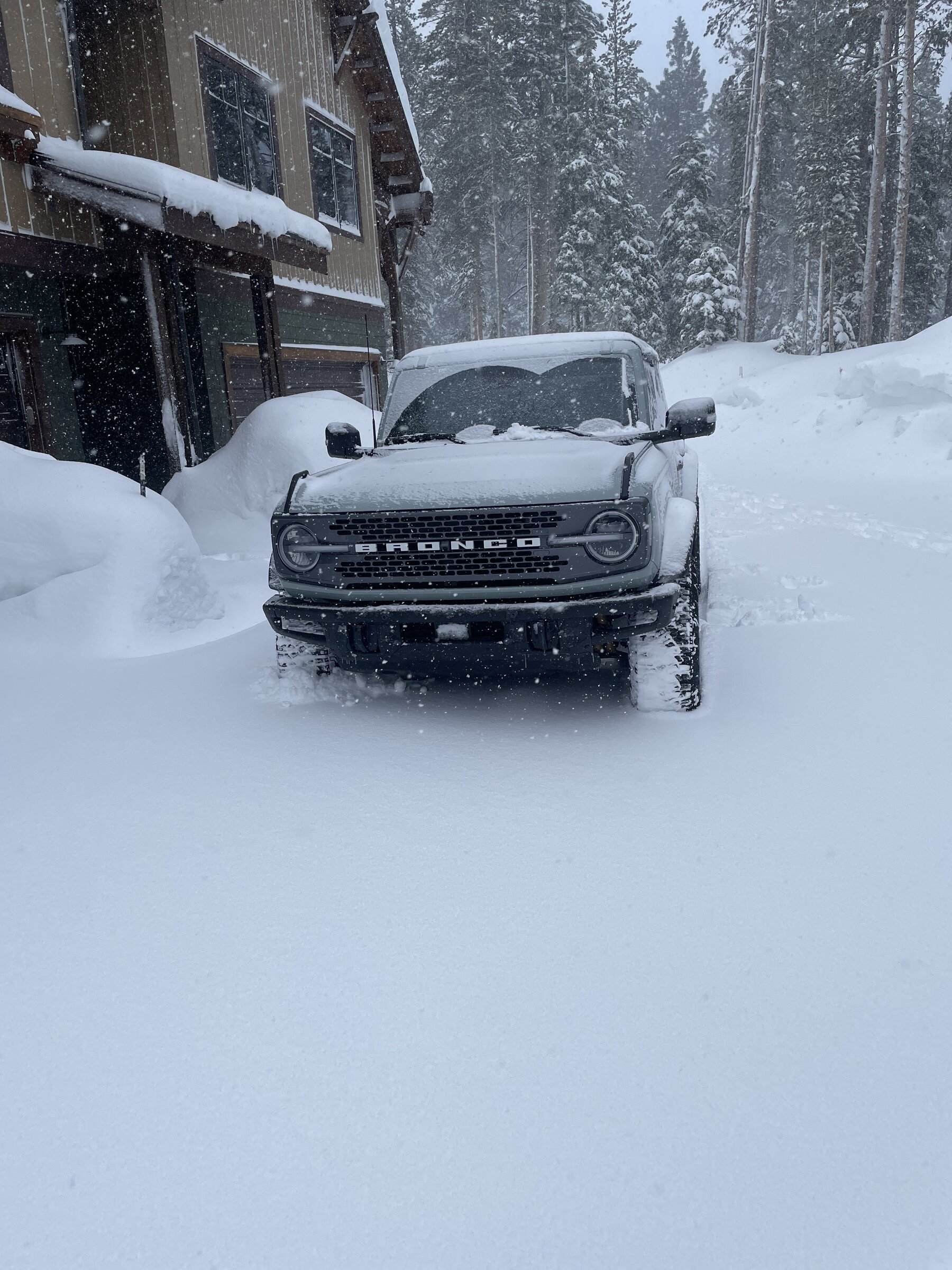 Ford Bronco Badlands Action in a Snowstorm 6F9765D8-65DE-44BA-A79F-0D5E106ED72E