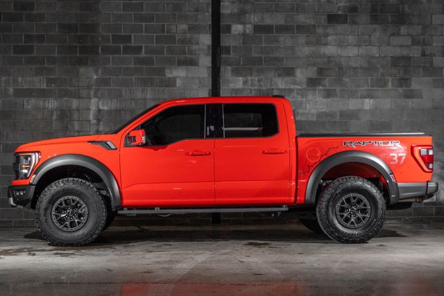 Ford Bronco Code Orange Bronco Raptor Spotted With Vinyl Graphic Option 88327A94-EE67-49E1-85E3-FDCC1889BFC3