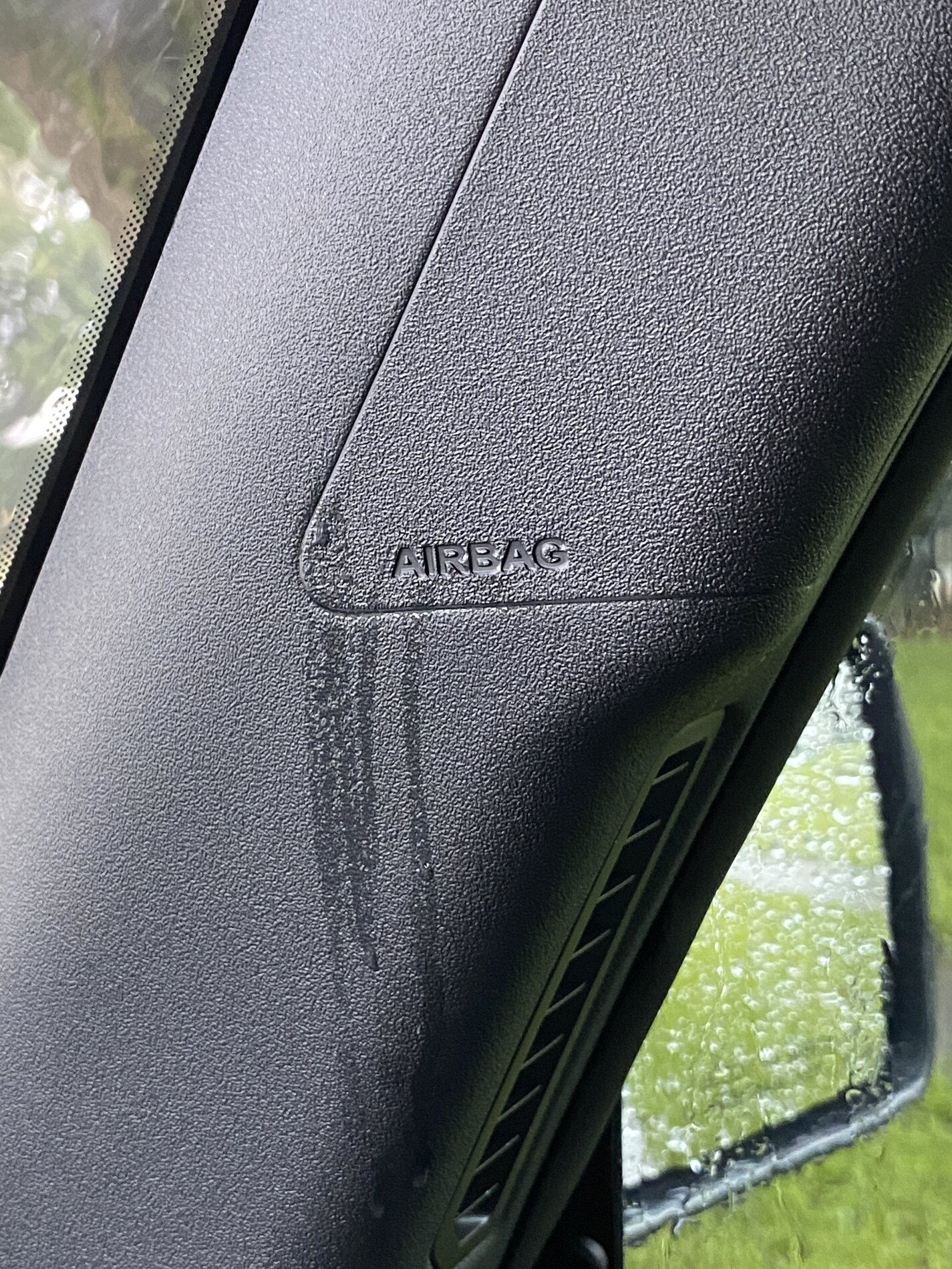 Ford Bronco Water leaking from A-pillar airbag cover in heavy rain oprah-free-car