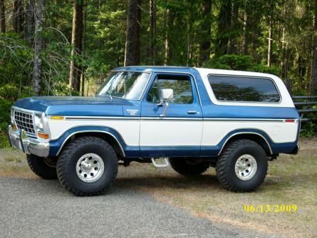 Ford Bronco If I could only get this color scheme....What classic look would you want? 8e41776830cb25945b93e77aa644e863